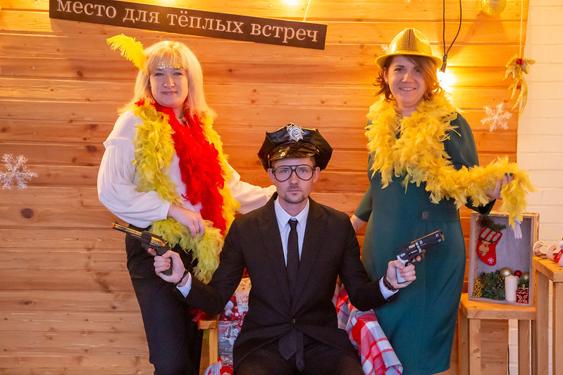 Новогоднее украшение зала для корпоратива в Астрахани